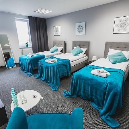 Czarno Na Bialym Otel Krasków Dış mekan fotoğraf
