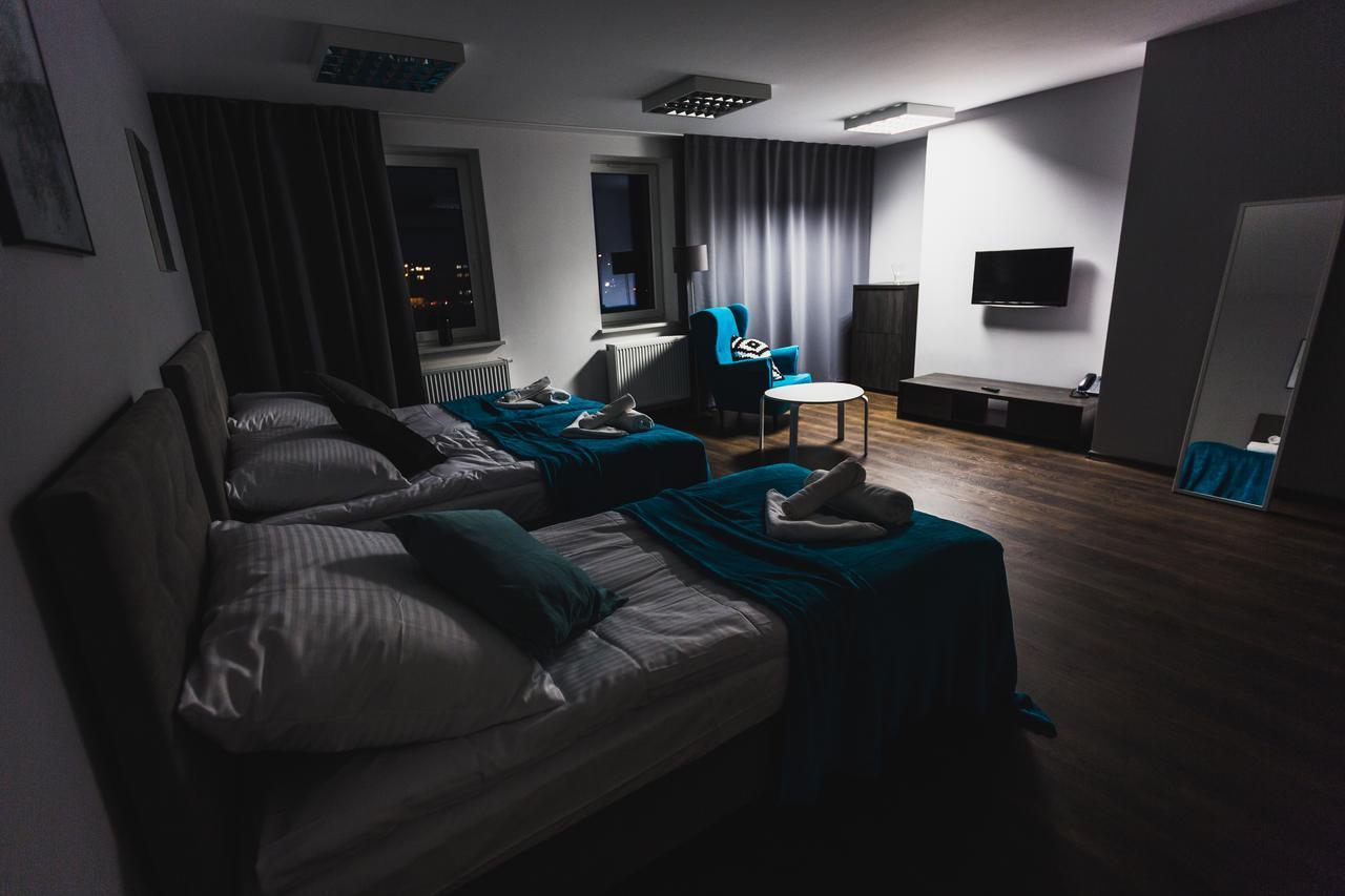Czarno Na Bialym Otel Krasków Dış mekan fotoğraf
