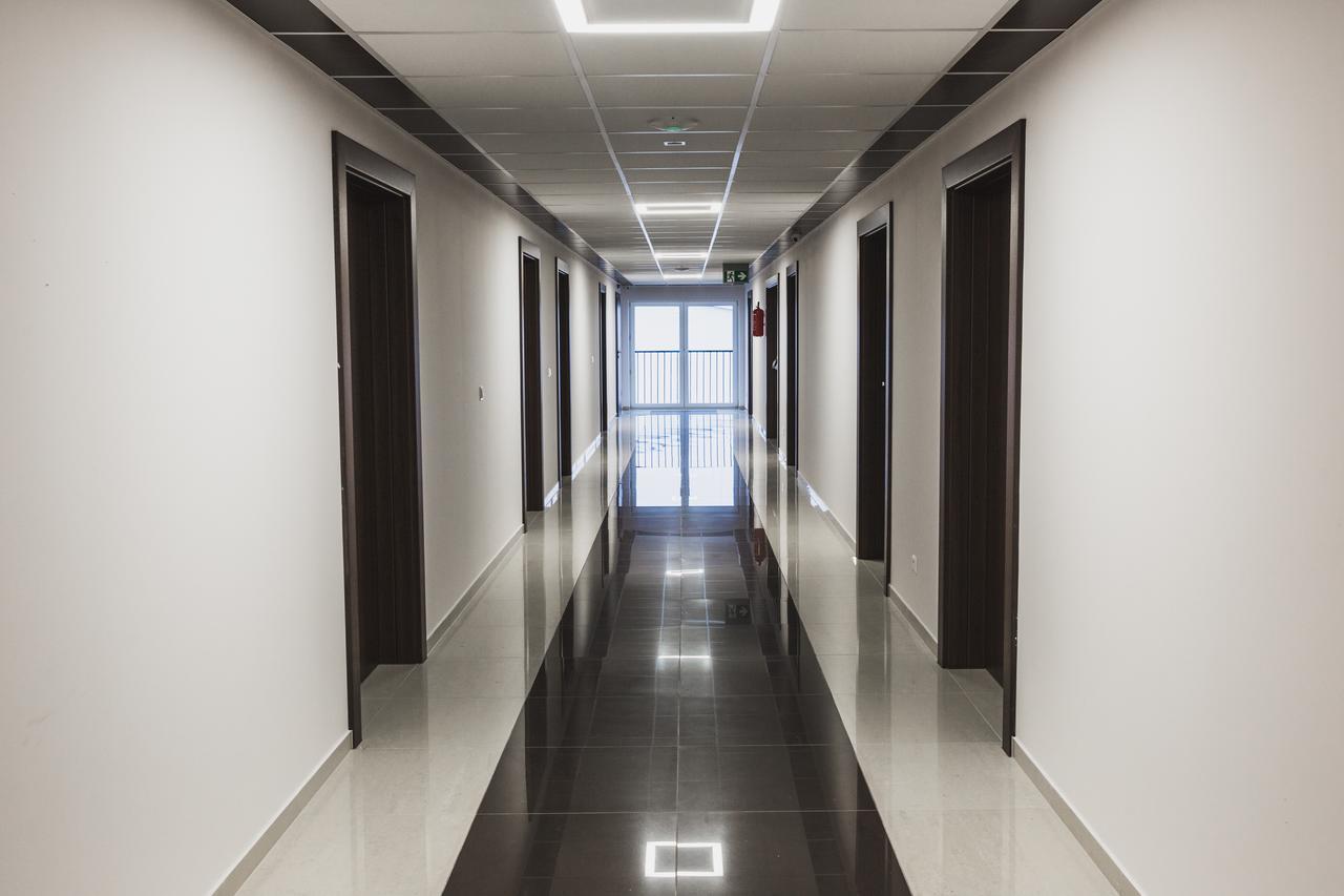 Czarno Na Bialym Otel Krasków Dış mekan fotoğraf
