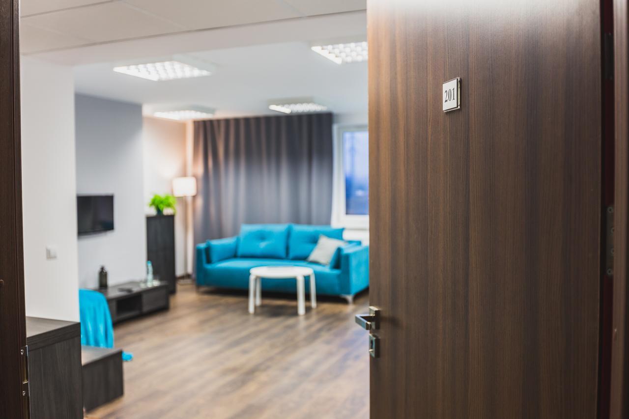 Czarno Na Bialym Otel Krasków Dış mekan fotoğraf