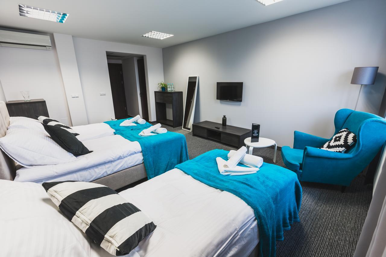 Czarno Na Bialym Otel Krasków Dış mekan fotoğraf
