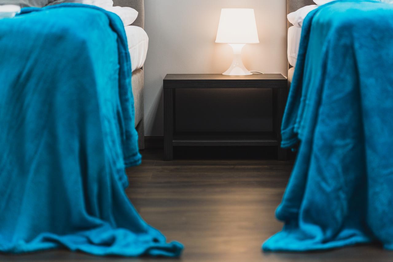 Czarno Na Bialym Otel Krasków Dış mekan fotoğraf